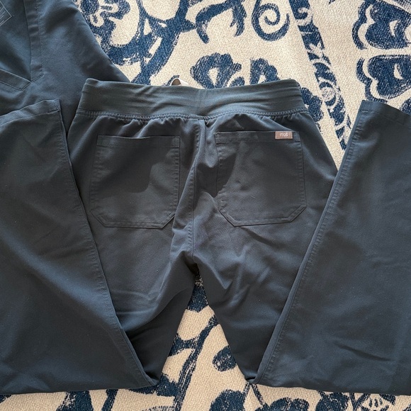 Figs Dark Harbor Scrub Top and Livingston basic scrub pants - Picture 7 of 8